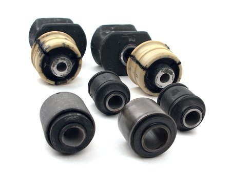 Rear Bushing Kit Volvo 700 / 900 Series