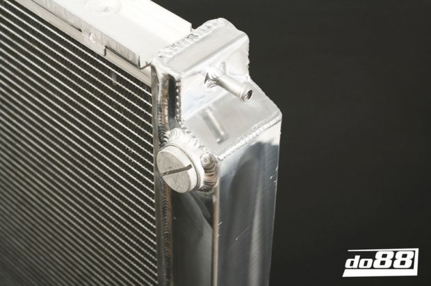 Aluminium Radiator - Volvo 200 / 700 / 900